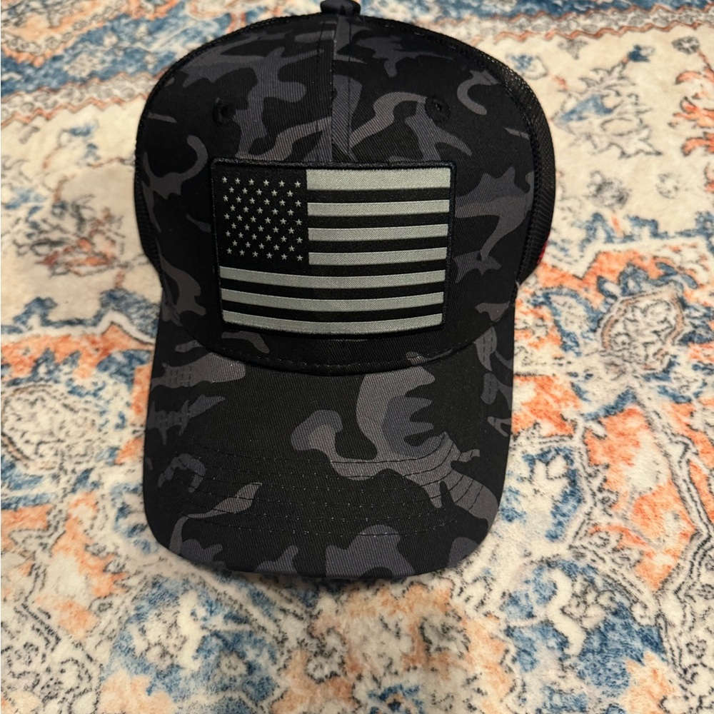 NWOT✨ Snap On Camo Hat